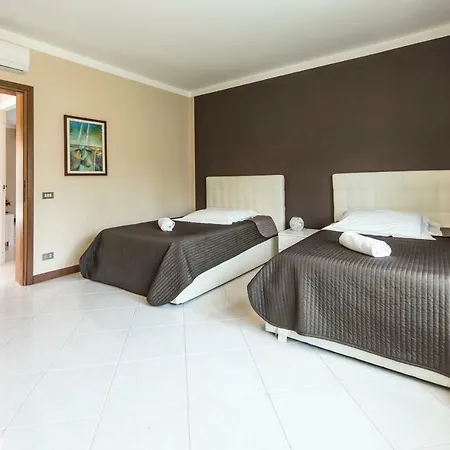 La Casa Rosa Апартаменты Сирмионе